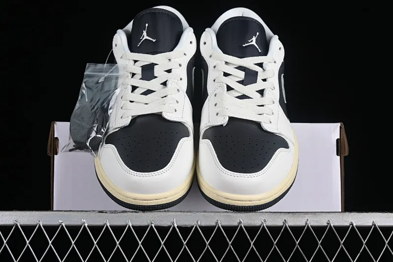 All categories Air Jordan Jordan series basketball shoes Air Jordan 1 Low Z version Air Jordan 1 Low "Team Gold" AJ1 Joe 1 olive black and green low-top cultural casual sneakers DC0774-001
